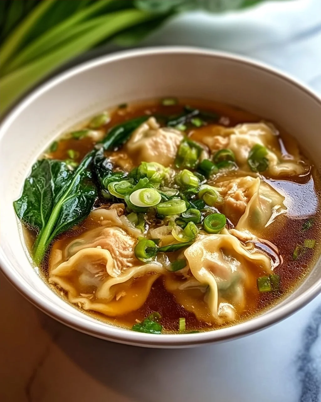 Hähnchen Ingwer Wonton Suppe: Herzhaft & Lecker mit Pak Choi!